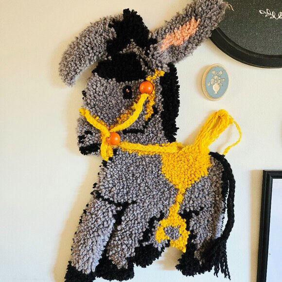 3/$100🫶 Vintage 1970s Woven Donkey Wall Hanging – Mid Century Textile Art - Picture 1 of 5
